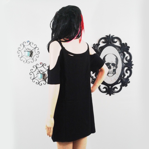 Gothic Strapped Backless Off Shoulder Top - Picture 3 of 4